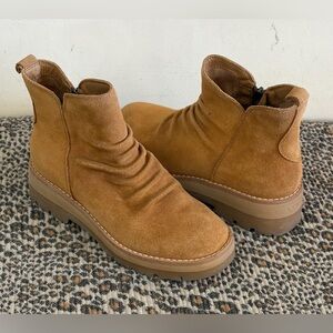 Earth Women's Brown Suede Ankle Boots NWOT